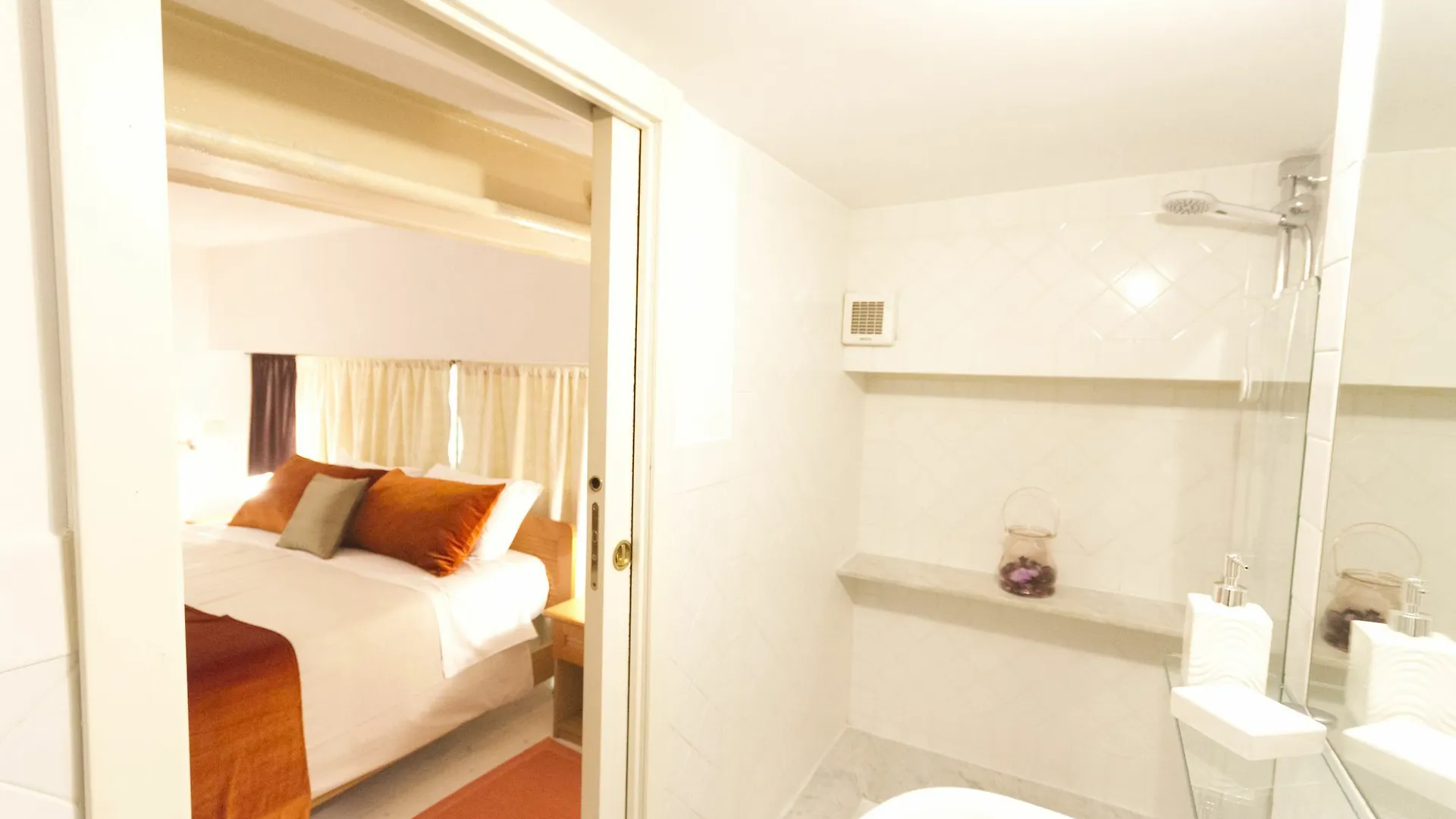 Monti Colosseum Accommodation Róma 0*,  Olaszország