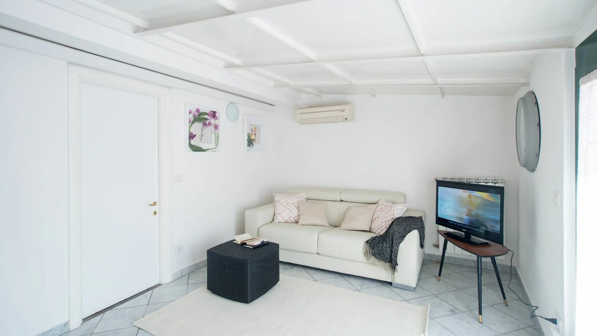 Apartment Monti Colosseum Accommodation Rome Italy
