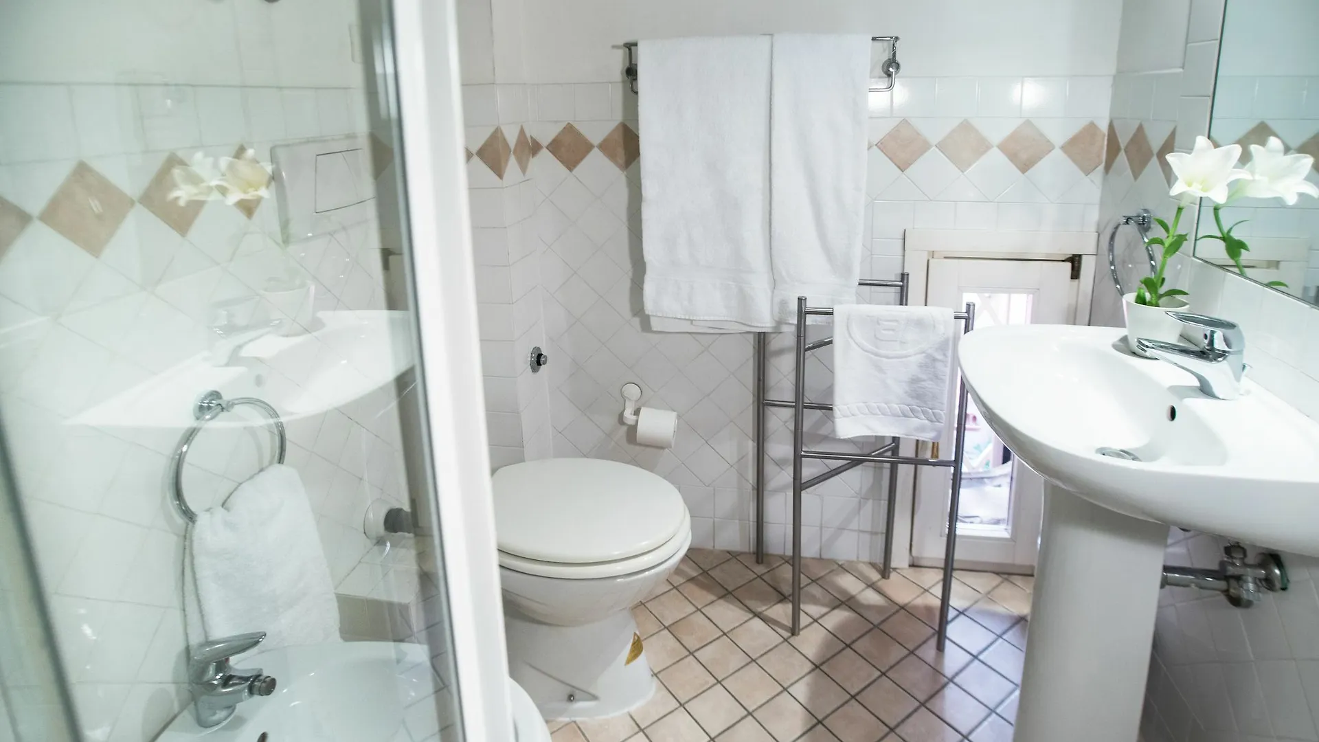 Monti Colosseum Accommodation Rome Italy