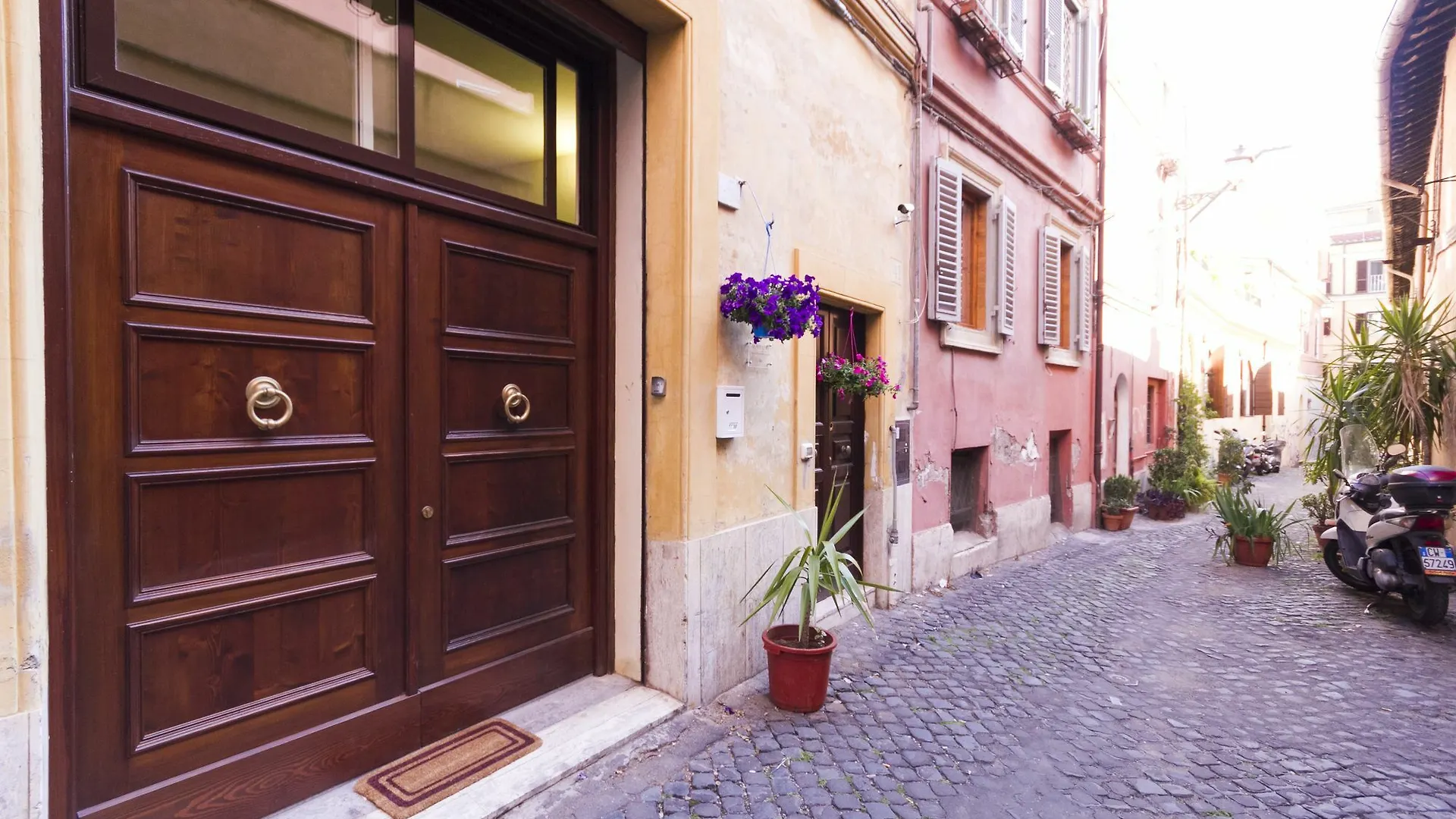 Apartment Monti Colosseum Accommodation Rome