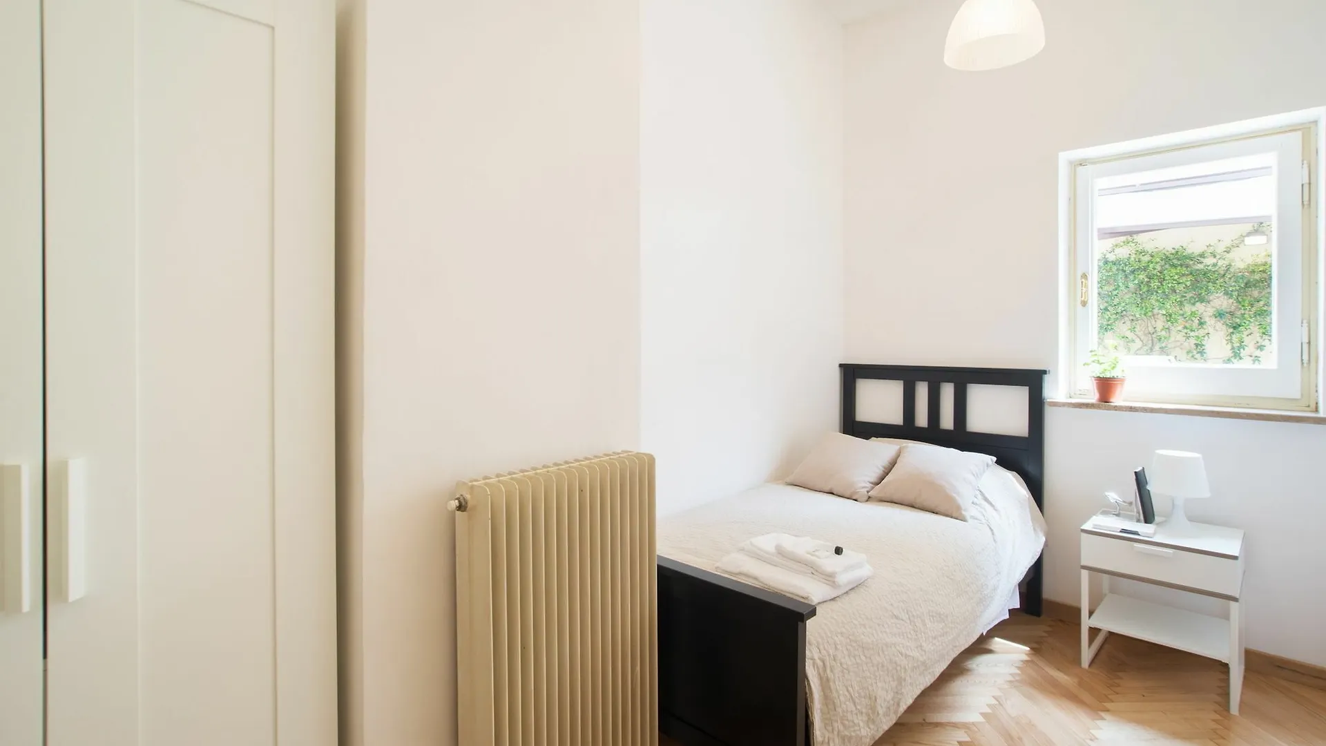 Monti Colosseum Accommodation Rome Italy