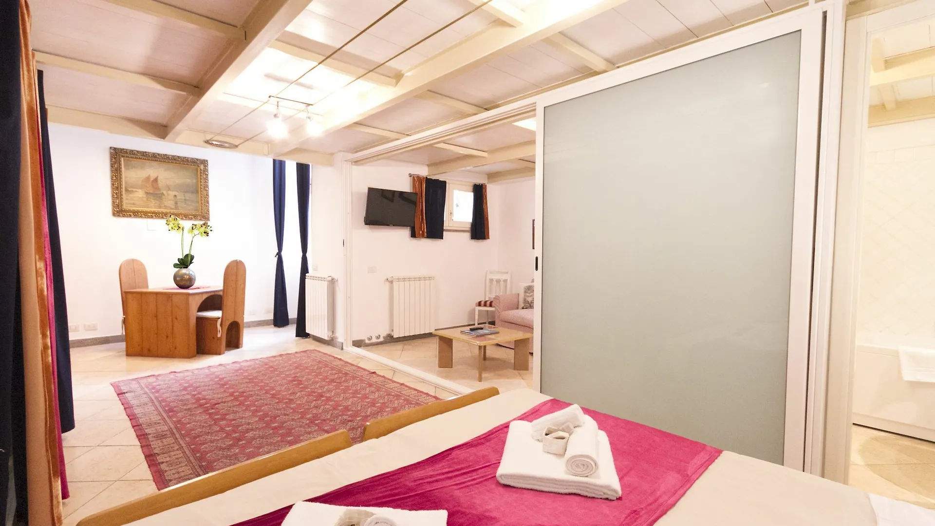 Apartment Monti Colosseum Accommodation Rome Italy