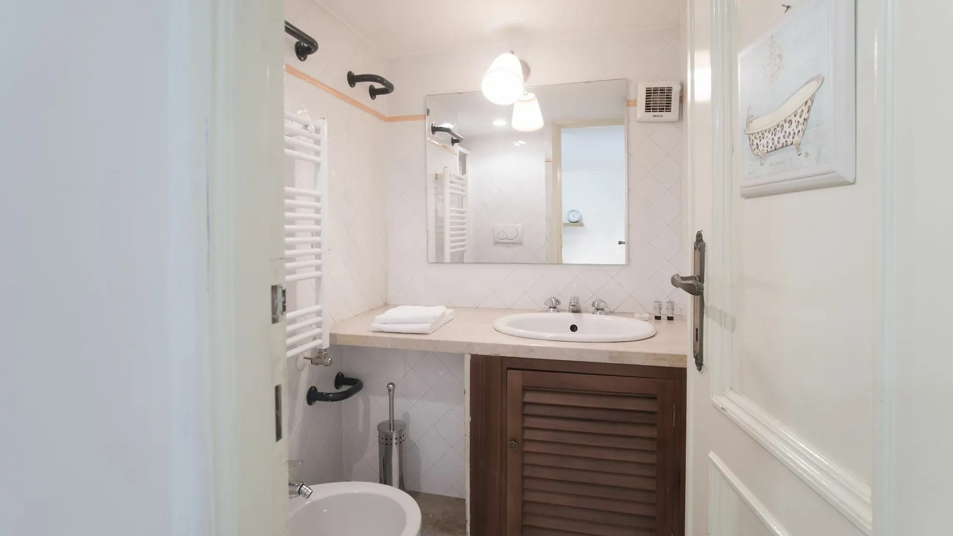 Apartment Monti Colosseum Accommodation Rome Italy