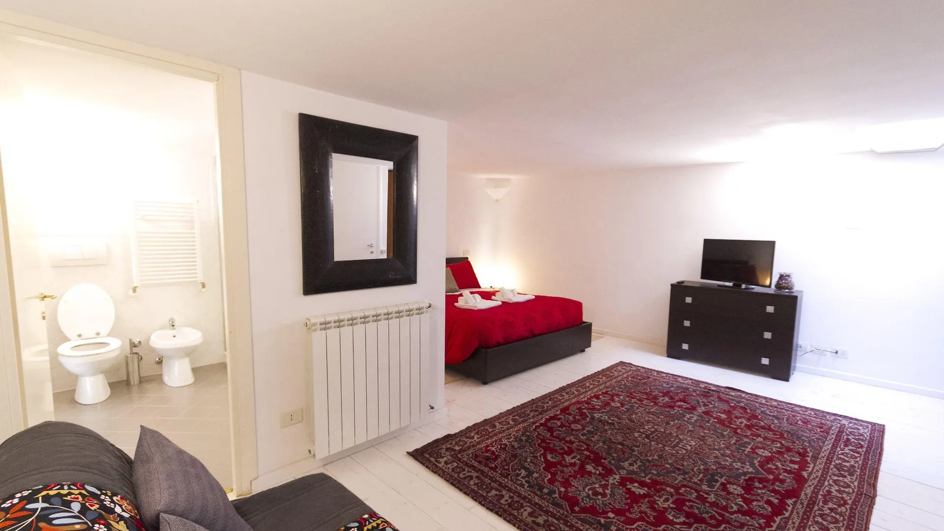 Monti Colosseum Accommodation location