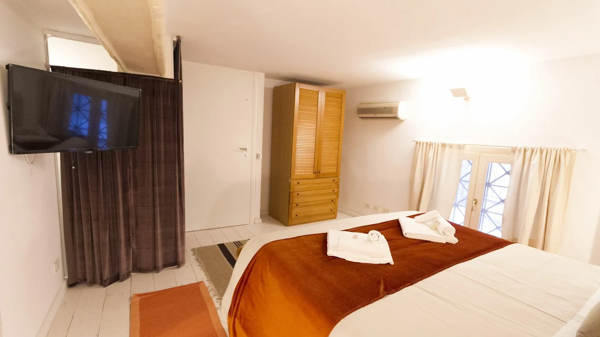 Apartment Monti Colosseum Accommodation Rome